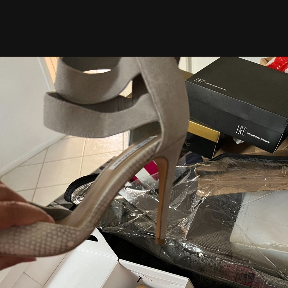 Used Steve Madden heels size 8. Great to wear with anything